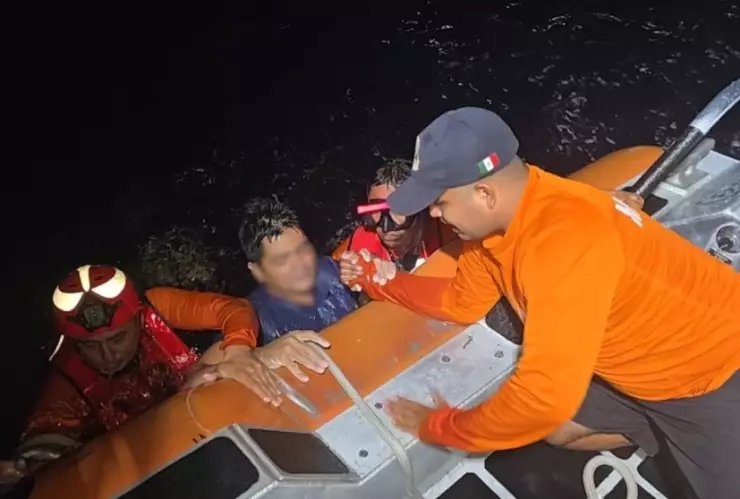 ¡Se quedaron sin gasolina! Avioneta aterriza de emergencia en pleno mar: rescatan a tripulantes con vida