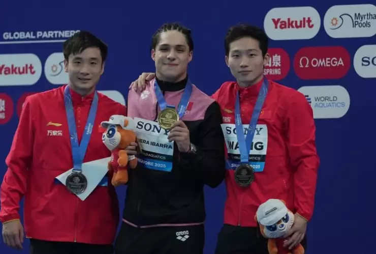 Osmar Olvera gana medalla de oro en el Mundial de Deportes Acuáticos 2025 en Singapur