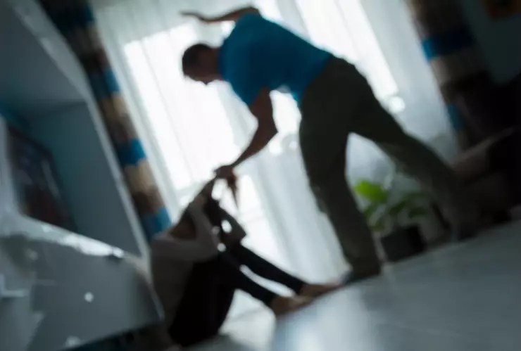 policía golpea a exnovia en Puebla