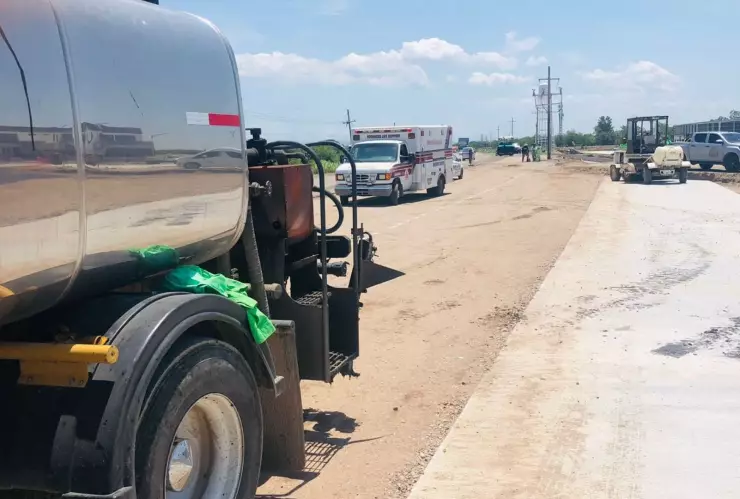 Trabajador resulta herido tras ser arrollado por camión cisterna en Mazatlán