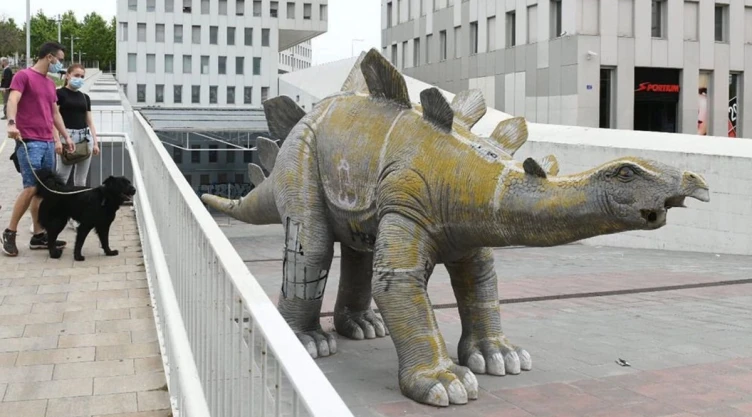 cadáver_dinosaurio_españa.jpg