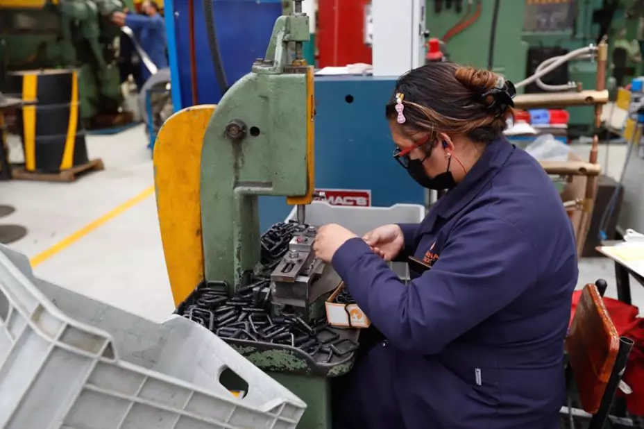 Trabajadora IMSS.jpg