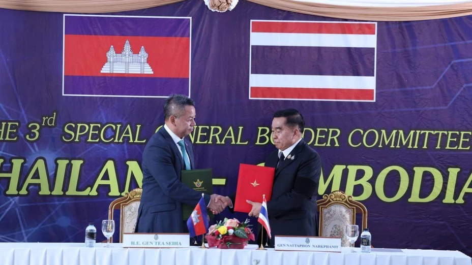 Ministros de Camboya y Tailandia