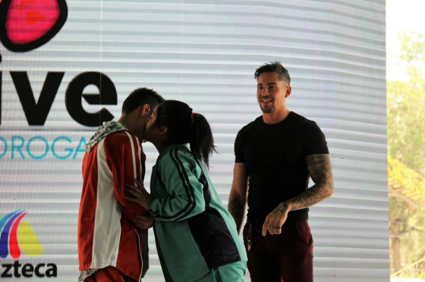 Adrián enamoró a los asistentes durante su participación