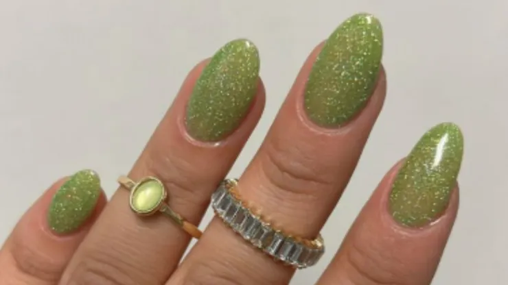 uñas verde limon 7