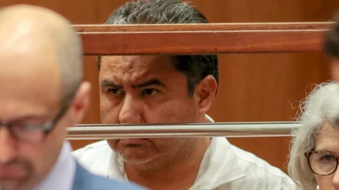 Las autoridades de California aseguran que es difícil creer que sólo existan cuatro víctimas en la denuncia penal contra Naasón Joaquín García, acusado de tráfico humano y violación de menores. Imagen: Reuters