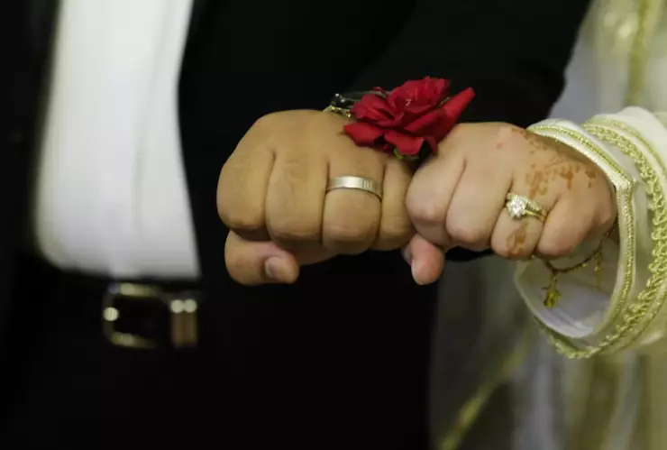 Video: novio cae muerto mientras bailaba en su boda