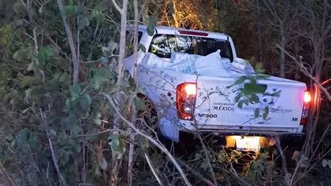 Choque entre auto y camioneta en la Muna-San José (FOTO)