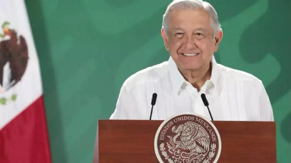 La pensión a adultos mayores se entregará a partir de los 65 años anuncia a López Obrador