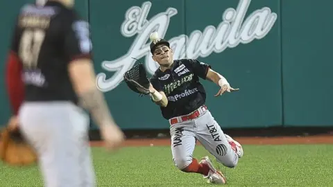 Diablos avanzan a Series de Zona al barrer a El Águila