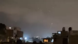 Jaime Maussan muestra presuntos OVNIS en el espacio aéreo militar de Lima, Perú