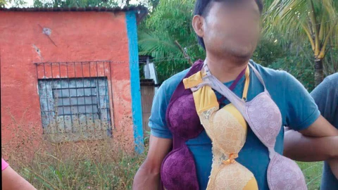Capturan en Oteapan al presunto ladrón de prendas íntimas: vecinos lo entregan a la Policía