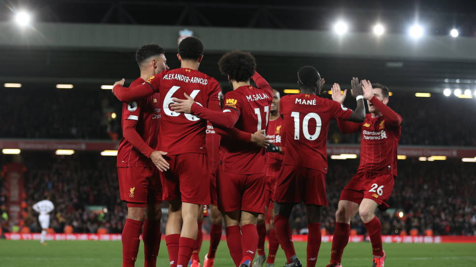 Liverpool remonta al West Ham y da un paso más al título en la Premier League