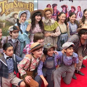 Así se vivió la alfombra roja del Musical Tom Sawyer
