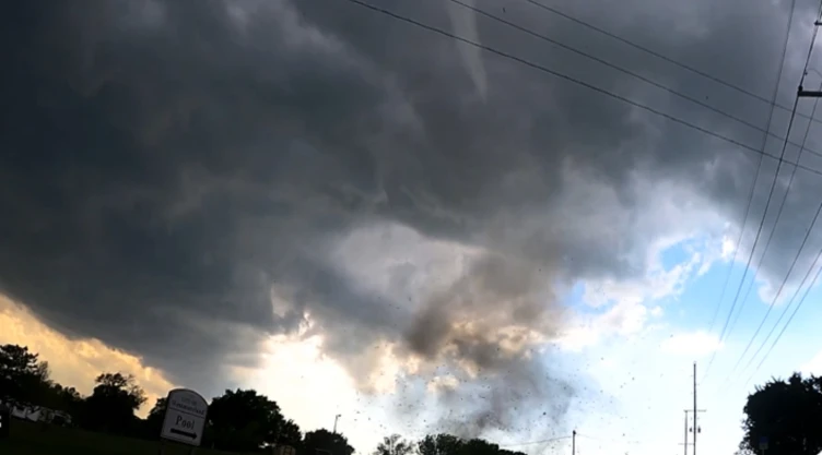 El tornado que arrasó con Westmoreland en Kansas