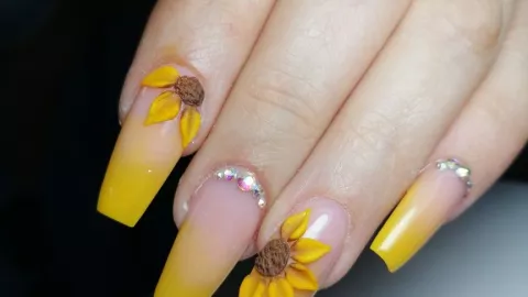 6 dise&ntilde;os de u&ntilde;as amarillas que puedes usar en las manos para cualquier ocasi&oacute;n