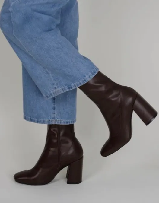 botas taco ancho