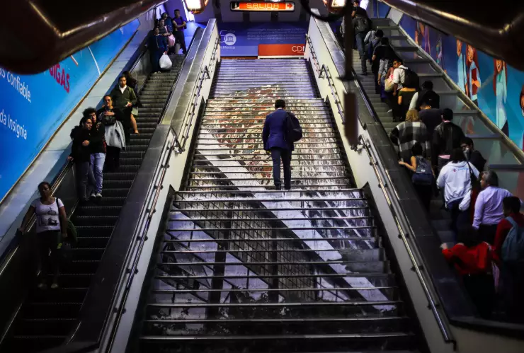 Usuarios en el Metro