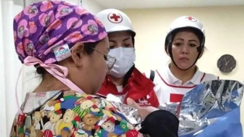 Encuentran a bebé en un contenedor de basura.