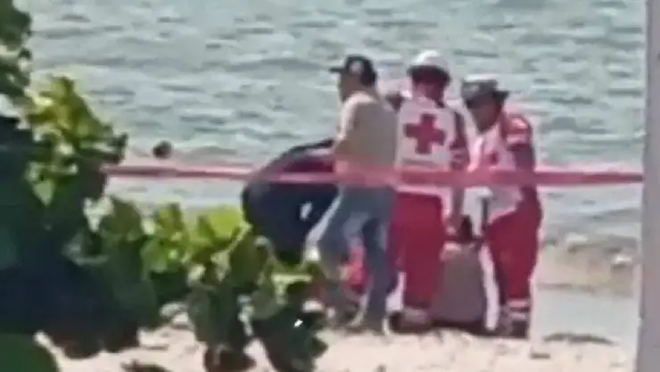 ¡Impactante giro! Mujer hallada sin signos vitales en el MAR de la Península de Yucatán; vuelve a respirar