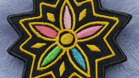 Las mejores ideas de parches de las Guerreras K-Pop para tu mochila