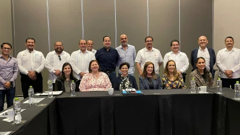 becas a 500 estudiantes