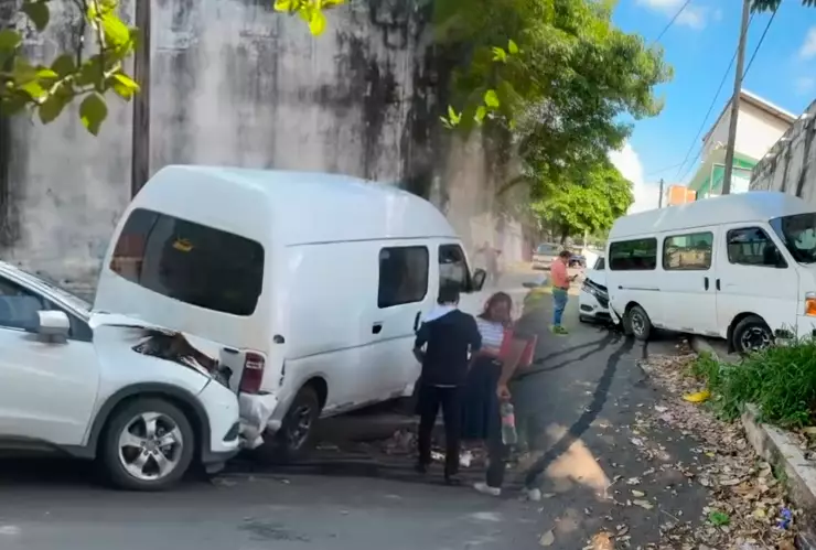 Vehículo choca Tuxtla Gutiérrez