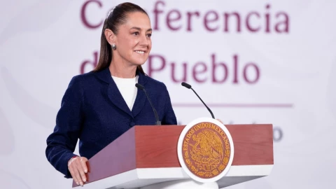 Claudia Sheinbaum, presidenta de México, en la conferencia matutina del 15 de diciembre de 2025.