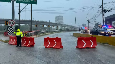 Tráfico por cierres viales en Cancún HOY 30 de septiembre.jpg