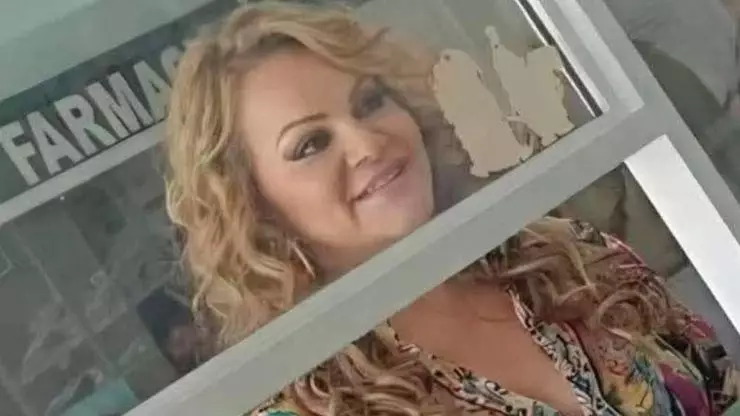 Mujer parecida a Jenni Rivera