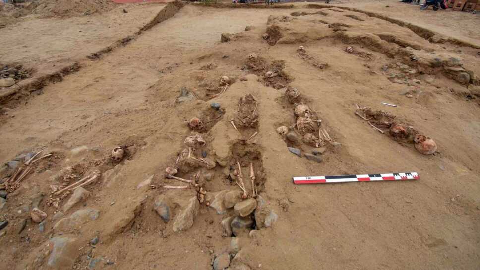 Tumba con niños sacrificados