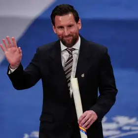 Lionel Messi tras recibir el premio Princesa de Austria del deporte en Oviedo, España.