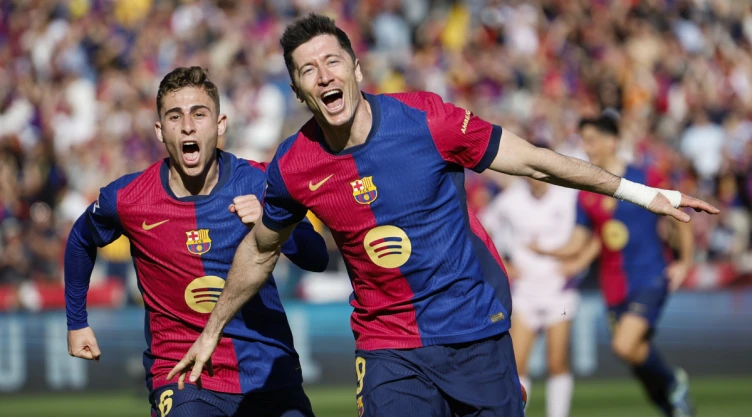 Robert Lewandowski con el Barcelona ante Girona
