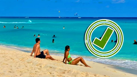 Estas son las playas de Cancún en las que puedes nadar HOY 1 de marzo de 2026.webp