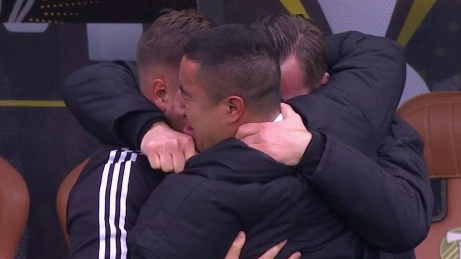 Efraín Juárez festeja el título de la MLS