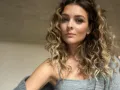 Grettell Valdez con el cabello rizado..jpg