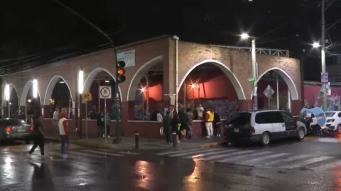 Adolescentes terminan intoxicados por beber “aguas locas” en CDMX