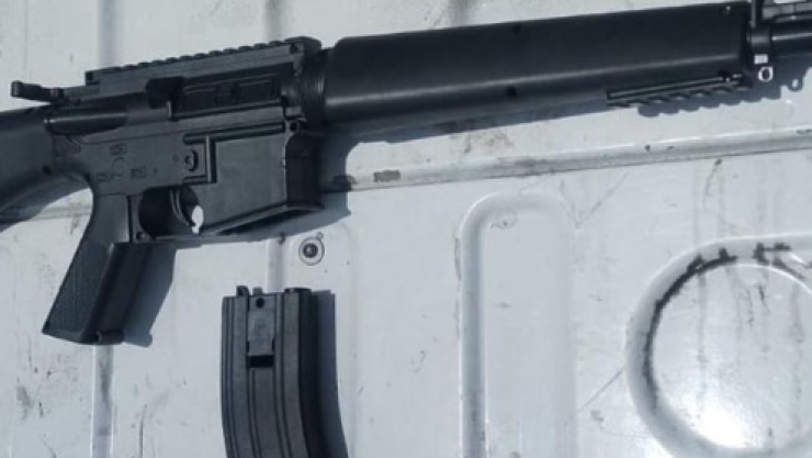 Sujeto detenido en Villas de Santiago con arma larga, Querétaro