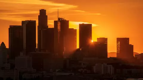 el espectacular skyline de Los &Aacute;ngeles durante un hermoso atardecer