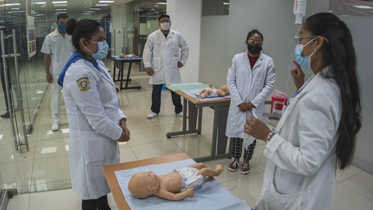 unam-clases-presenciales-enfermería-obstetricia