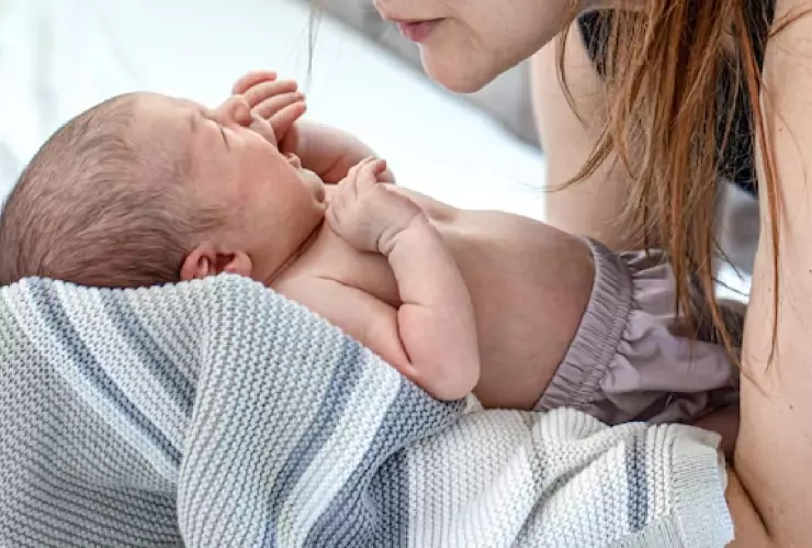 Nace el primer bebé del 2023 en México, un minuto después de las 12