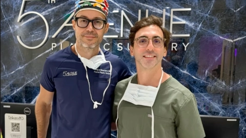 Jesús González es un médico cirujano con experiencia en longevidad