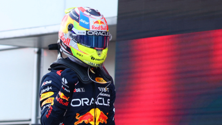 Checo P&eacute;rez gana sprint del GP de Azebaiy&aacute;n