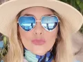 Aracely Arámbula con lentes de corazón..jpg
