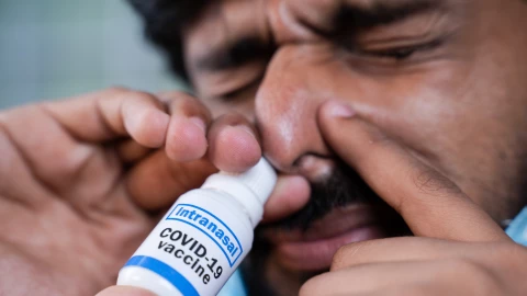 ¿Vacunas contra la COVID-19 son la solución?