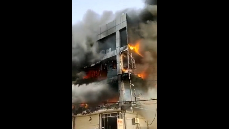 incendio nueva delhi