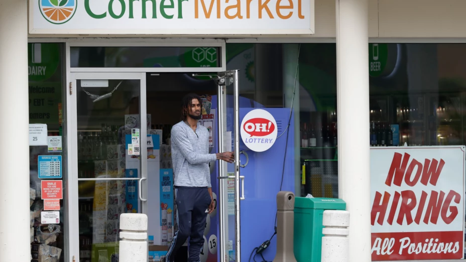 Tienda en Lyndhurst, Ohio que ofrece empleo