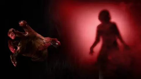 Finge estar poseída para asustar a acosador.jpg