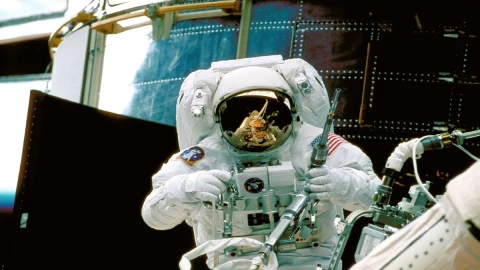 como duermen los astronautas