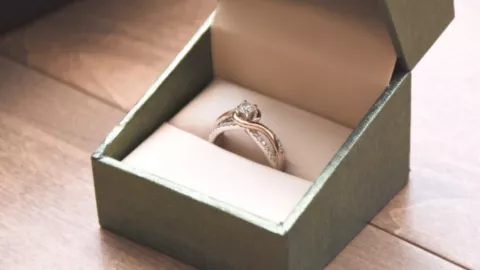 muere hombre antes de entregar anillo de compromiso, joyería busca novia para entregarlo en Venezuela.jpg